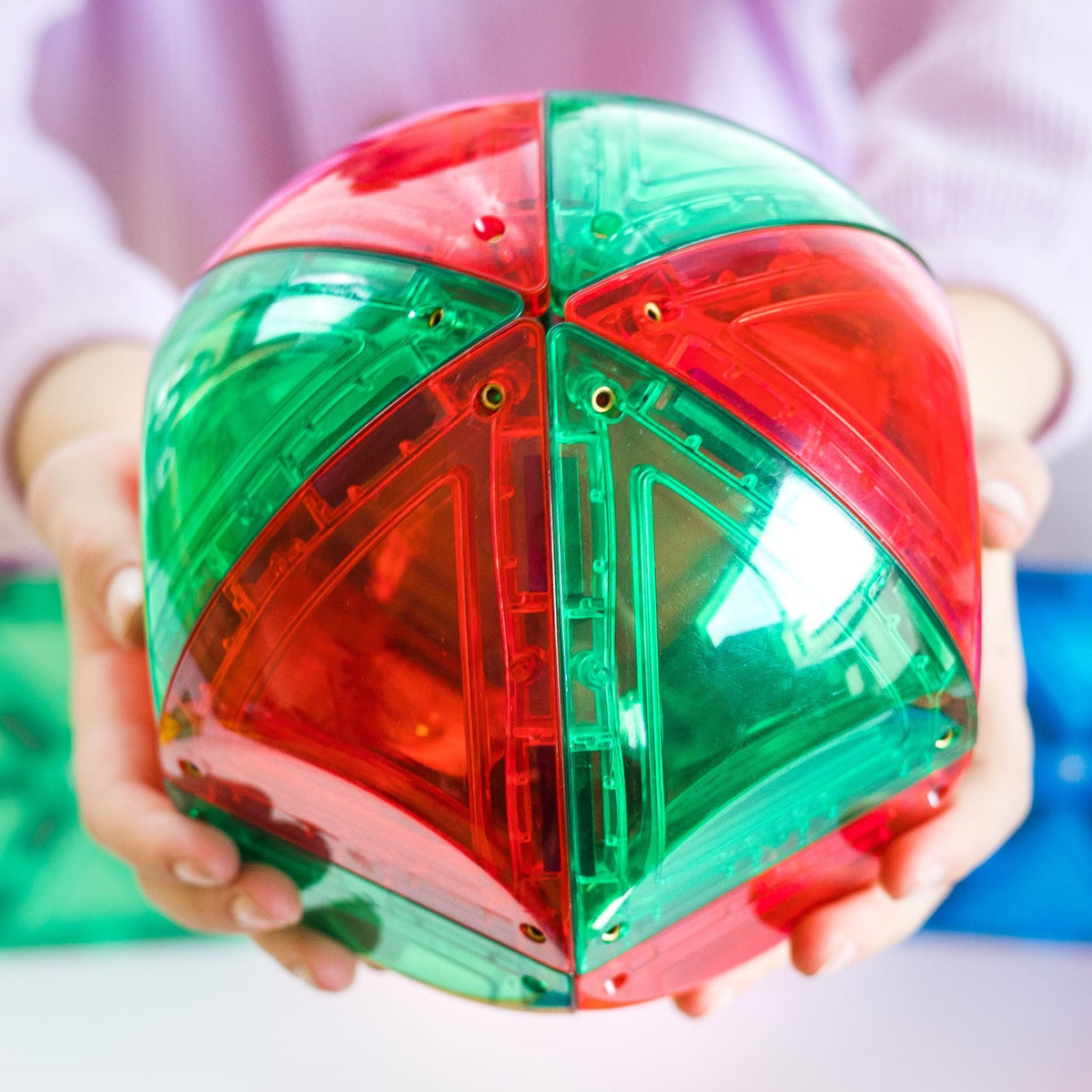 18 Pieces Dome Set - Child Holding Colourful Magnetic Dome